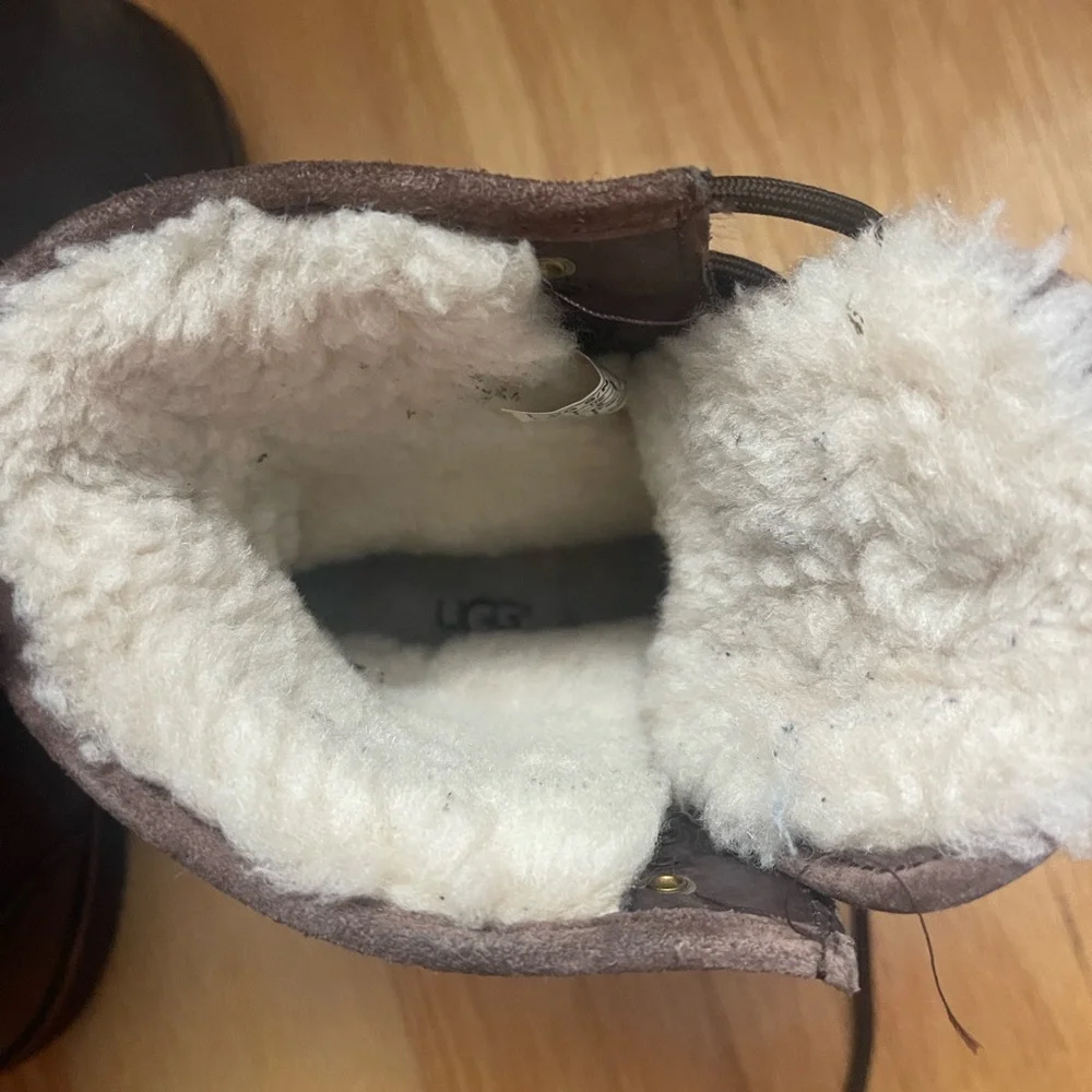 UGG Hannen Men’s Waterproof Shearling Winter Boots size 9